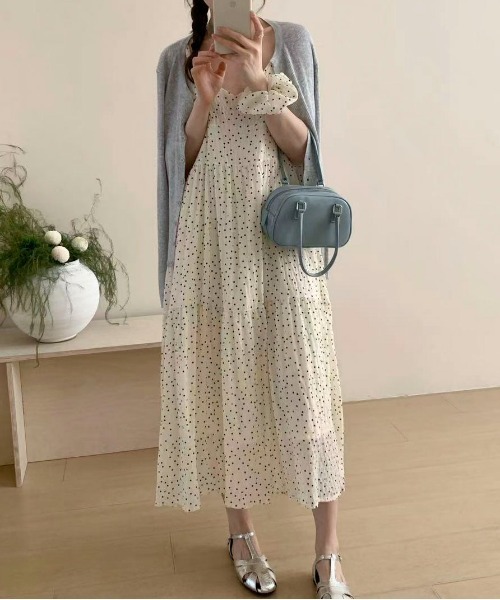 Maison Calme(メゾンカルム)の「【26年春夏新作】【シュシュ付き】ドット柄ティアードキャミロングワンピース 裏地付き 肩紐調節可能(ワンピース・レディース・ホワイト/ブラック・F)」の8枚目の写真