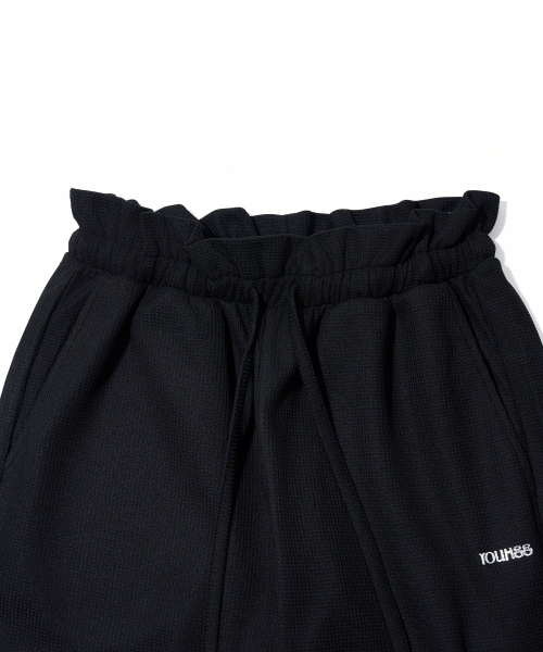 YOUHEE（ユヒ）の「FRILL BANDING WIDE PANTS_BLACK（スウェットパンツ・レディース・その他・FREE）」の4枚目の写真