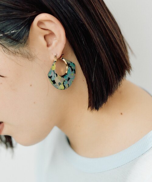 ear PAPILLONNER(イアパピヨネ)の「《WEB限定》フローラルパターンピアス(ピアス(両耳用)・レディース・ブルー系その他/ピンク・FREE)」の2枚目の写真