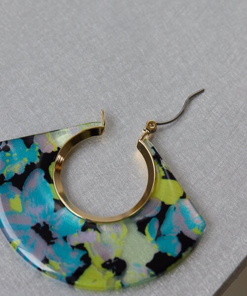ear PAPILLONNER(イアパピヨネ)の「《WEB限定》フローラルパターンピアス(ピアス(両耳用)・レディース・ブルー系その他/ピンク・FREE)」の5枚目の写真