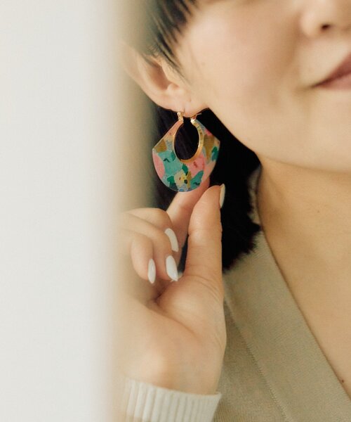 ear PAPILLONNER(イアパピヨネ)の「《WEB限定》フローラルパターンピアス(ピアス(両耳用)・レディース・ブルー系その他/ピンク・FREE)」の12枚目の写真