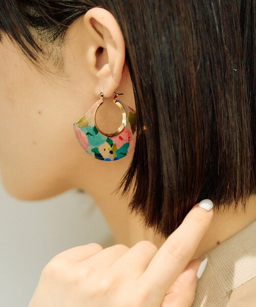 ear PAPILLONNER(イアパピヨネ)の「《WEB限定》フローラルパターンピアス(ピアス(両耳用)・レディース・ブルー系その他/ピンク・FREE)」の14枚目の写真