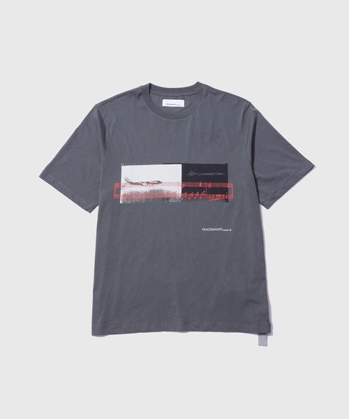 OAMC（オーエーエムシー）の「【OAMC PEACEMAKER/オーエーエムシー ピースメーカー】Regular Tee Halfway To Nowhere（Tシャツ/カットソー・メンズ・ホワイト/チャコールグレー・L/M）」の2枚目の写真