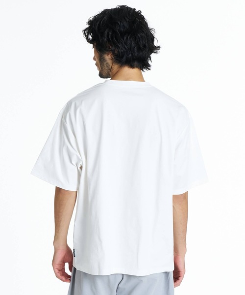 REEF(リーフ)の「REEF メンズ HERITAGE RASH T ラッシュガード 【2026年夏モデル】/リーフ水陸両用UVカットストレッチ半袖ラッシュTシャツ(Tシャツ/カットソー・メンズ・ブラック/グレー/ブルー系その他/ホワイト・LARGE/SMALL/MEDIUM/X-LARGE)」の5枚目の写真