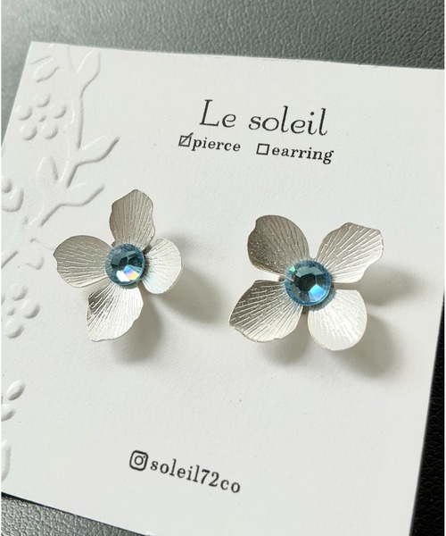 tone（トーン）の「【Le soleil】小ぶり　スワロフスキー　フラワーピアス(MA)（ピアス（両耳用）・レディース・その他1/その他2・FREE）」の4枚目の写真