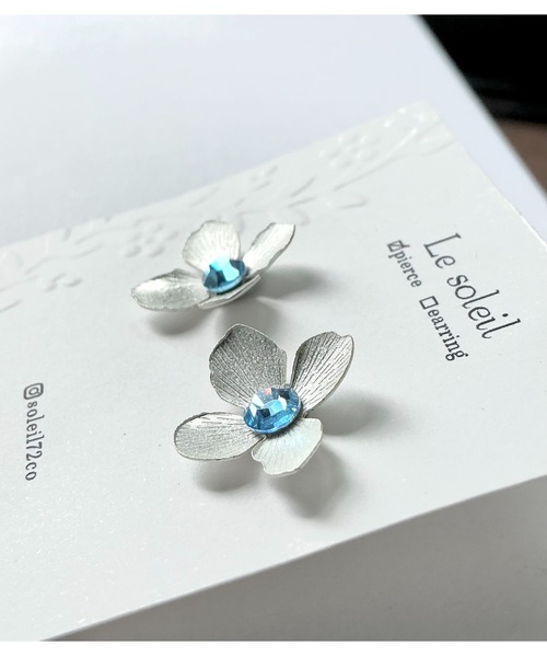 tone（トーン）の「【Le soleil】小ぶり　スワロフスキー　フラワーピアス(MA)（ピアス（両耳用）・レディース・その他1/その他2・FREE）」の5枚目の写真