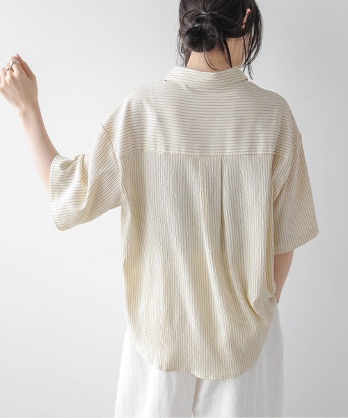 AMELY（エミリー）の「ハーフスリーブ サマーシャツ（シャツ/ブラウス・レディース・ブルー系/ピンク系/ベージュ系2/ベージュ系1・フリー）」の6枚目の写真