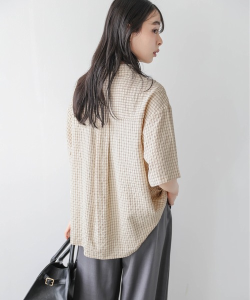 AMELY（エミリー）の「ハーフスリーブ サマーシャツ（シャツ/ブラウス・レディース・ブルー系/ピンク系/ベージュ系2/ベージュ系1・フリー）」の9枚目の写真