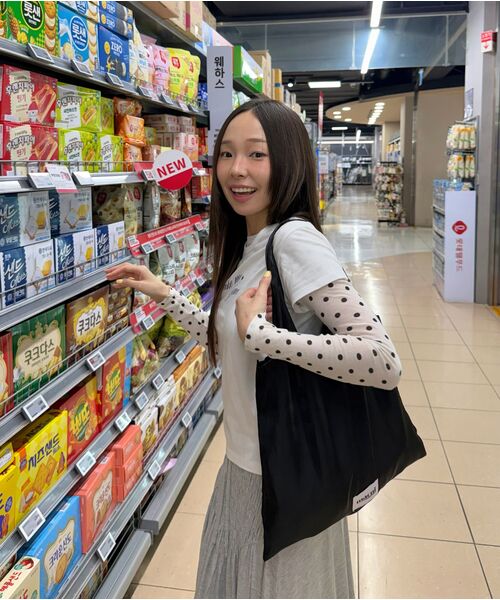 MACNI(マクニ)の「SHEER SILKY SHOULDER BAG BLACK(ショルダーバッグ・レディース・ブラック・FREE)」の5枚目の写真