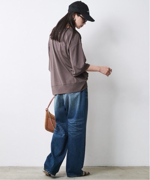 CHIC STYLE(シックスタイル)の「リュックスコンフォートTシャツ<大きいサイズ有>シックスタイル(Tシャツ/カットソー・レディース・チャコール/ダークブラウン・M/5L/4L/3L/LL/L)」の21枚目の写真