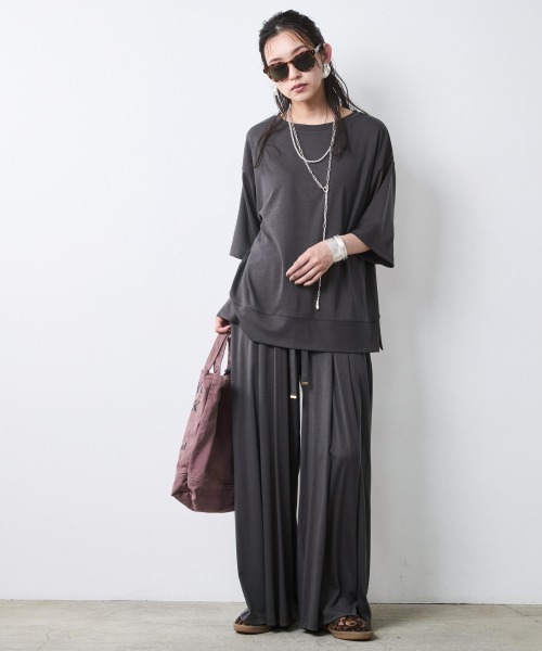 CHIC STYLE(シックスタイル)の「リュックスコンフォートTシャツ<大きいサイズ有>シックスタイル(Tシャツ/カットソー・レディース・チャコール/ダークブラウン・M/5L/4L/3L/LL/L)」の12枚目の写真