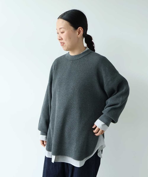 yuni(ユニ )の「Cotton waffle long sleeves pullover(ニット/セーター・レディース・ホワイト/ベージュ/ネイビー/グレー・FREE)」の3枚目の写真