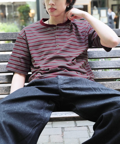 NAKER(ネイカー)の「ヘンリーネックボーダーTシャツ(Tシャツ/カットソー・メンズ・レッド/ネイビー・M/XL/S/L)」の11枚目の写真