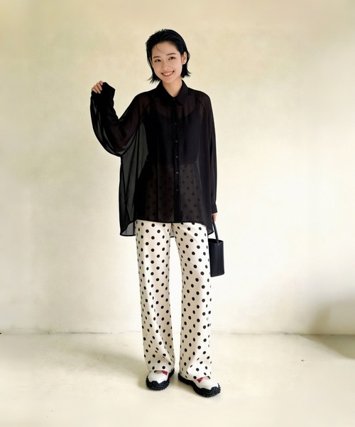 On One's Own（オンワンズオン）の「On One's Own 透け感オーバーサイズ長袖シャツ（シャツ/ブラウス・レディース・ホワイト/ブラック・M/L）」の11枚目の写真