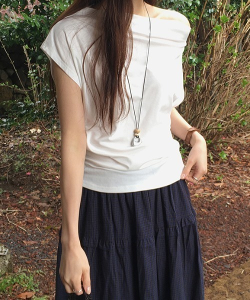 FAVORITO（ファヴォリート）の「オフショルダーTEEトップス（Tシャツ/カットソー・レディース・ブラック/グレー/ホワイト・F）」の8枚目の写真