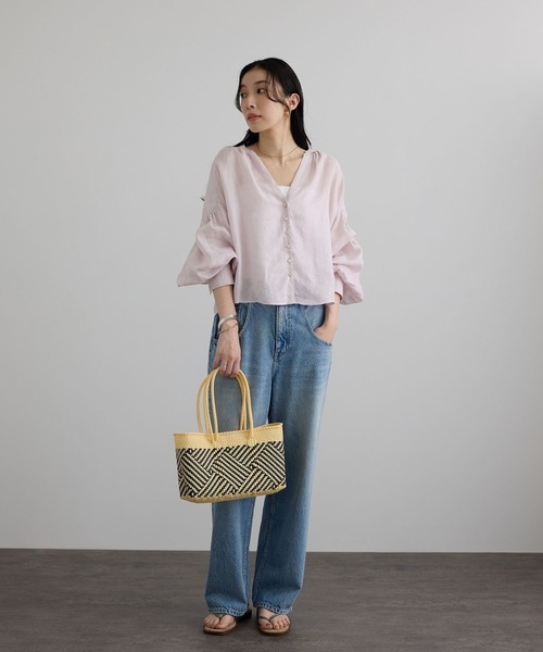 SALON adam et rope'(サロン アダム エ ロペ)の「ヨーロピアンリネンクロップドギャザーブラウス(シャツ/ブラウス・レディース・ピンク・FREE)」の3枚目の写真