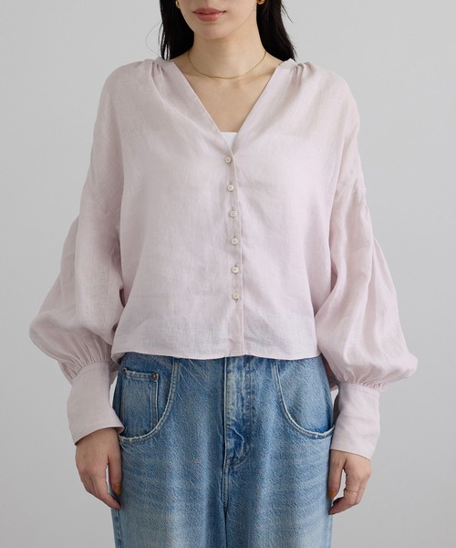 SALON adam et rope'(サロン アダム エ ロペ)の「ヨーロピアンリネンクロップドギャザーブラウス(シャツ/ブラウス・レディース・ピンク・FREE)」の6枚目の写真