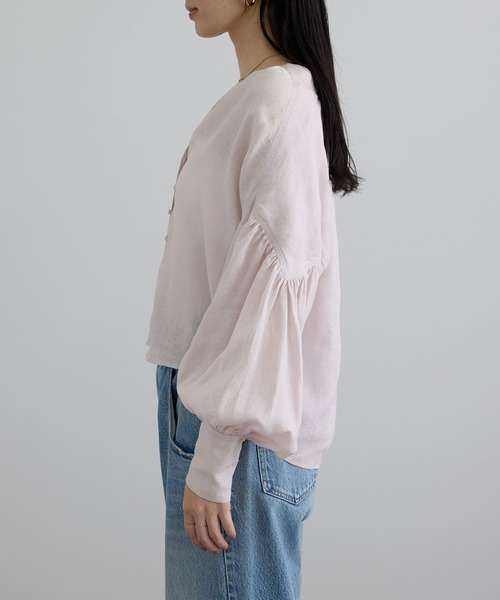 SALON adam et rope'(サロン アダム エ ロペ)の「ヨーロピアンリネンクロップドギャザーブラウス(シャツ/ブラウス・レディース・ピンク・FREE)」の7枚目の写真