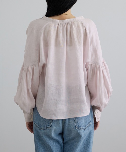 SALON adam et rope'(サロン アダム エ ロペ)の「ヨーロピアンリネンクロップドギャザーブラウス(シャツ/ブラウス・レディース・ピンク・FREE)」の8枚目の写真