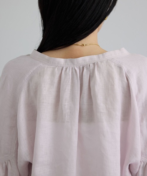 SALON adam et rope'(サロン アダム エ ロペ)の「ヨーロピアンリネンクロップドギャザーブラウス(シャツ/ブラウス・レディース・ピンク・FREE)」の13枚目の写真