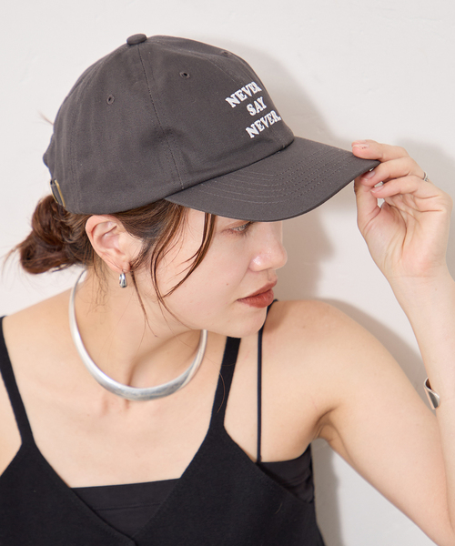 JOURNAL STANDARD(ジャーナルスタンダード)の「JS FES LOGO CAP(キャップ・レディース・ベージュ/ブラック系その他/ボルドー・FREE)」の5枚目の写真