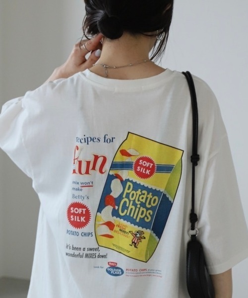zena(ジェナ)の「ポテチプリントTee(Tシャツ/カットソー・レディース・ホワイト/グレー・FREE)」の6枚目の写真