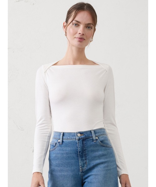 BANANA REPUBLIC FACTORY STORE(バナナリパブリック ファクトリーストア)の「BANANA REPUBLIC FACTORY STORE ジャージー スクエアネックTシャツ(Tシャツ/カットソー・レディース・ブラウン/ホワイト/その他・XS/S/M/L)」の2枚目の写真