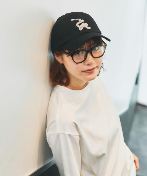 Collaboration URBAN RESEARCH(コラボレーションアーバンリサーチ)の「KAMUKURA×UR CAP Noodle(キャップ・レディース・ブラック/レッド・ONE)」の1枚目の写真