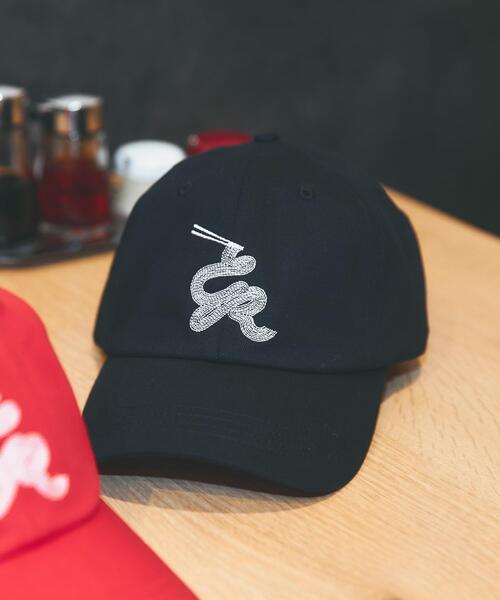 Collaboration URBAN RESEARCH(コラボレーションアーバンリサーチ)の「KAMUKURA×UR CAP Noodle(キャップ・レディース・ブラック/レッド・ONE)」の7枚目の写真