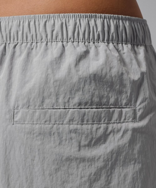 JORDAN BRAND(ジョーダンブランド)の「ジョーダン フライト ウィメンズ クロップド パラシュート パンツ / Jordan Flight Women's Cropped Parachute Pants IW1306-012 Wolf Grey(カーゴパンツ・レディース・グレー・L/XS/XL/S/M)」の6枚目の写真