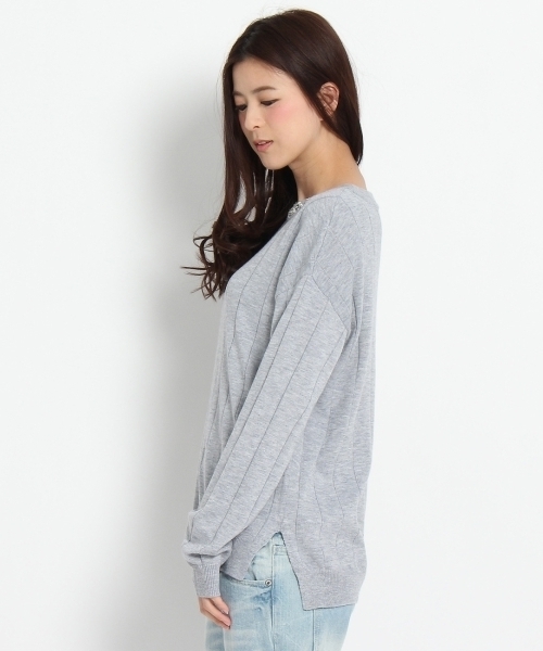 HusHusH（ハッシュアッシュ）の「ビジュー使いクルーネックニットプルオーバー（ニット/セーター・レディース・ホワイト/グリーン/グレー/ブルー・03/02）」の6枚目の写真