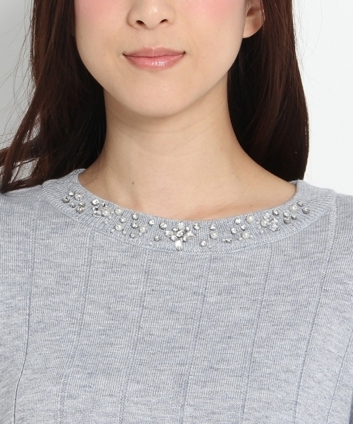 HusHusH（ハッシュアッシュ）の「ビジュー使いクルーネックニットプルオーバー（ニット/セーター・レディース・ホワイト/グリーン/グレー/ブルー・03/02）」の8枚目の写真