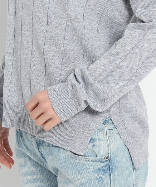 HusHusH（ハッシュアッシュ）の「ビジュー使いクルーネックニットプルオーバー（ニット/セーター・レディース・ホワイト/グリーン/グレー/ブルー・03/02）」の9枚目の写真