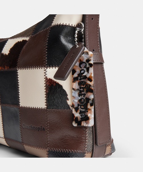 Coachtopia(コーチトピア)の「オルター/エゴ スローチー ショルダー バッグ(ショルダーバッグ・レディース・ブラウン系その他・ONE)」の9枚目の写真
