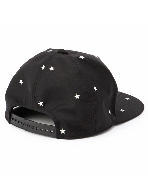 Education from Youngmachines(エデュケーションフロムヤングマシーン)の「【Education from Youngmachines】MENS WORLD wide FAMOUS コラボスターエンブロイキャップ(キャップ・メンズ・ブラック・FREE)」の2枚目の写真