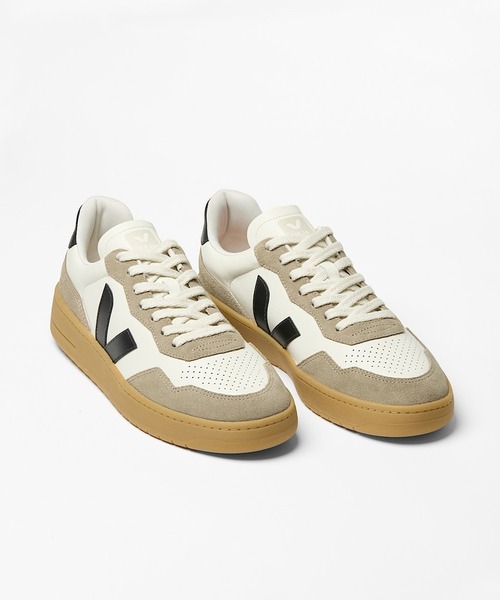 VEJA(ヴェジャ)の「VEJA V-90 レザースニーカー(スニーカー・レディース・ホワイト×ブラック・37/23/38/24/39/25)」の2枚目の写真