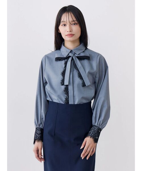 TONAL(トーナル)の「レーストリムボウタイシャツ(シャツ/ブラウス・レディース・ネイビー/オフホワイト/グレー・MEDIUM)」の2枚目の写真