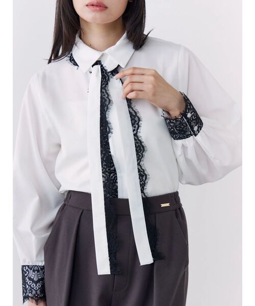 TONAL(トーナル)の「レーストリムボウタイシャツ(シャツ/ブラウス・レディース・ネイビー/オフホワイト/グレー・MEDIUM)」の4枚目の写真