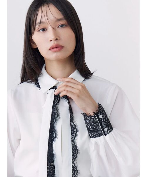 TONAL(トーナル)の「レーストリムボウタイシャツ(シャツ/ブラウス・レディース・ネイビー/オフホワイト/グレー・MEDIUM)」の5枚目の写真
