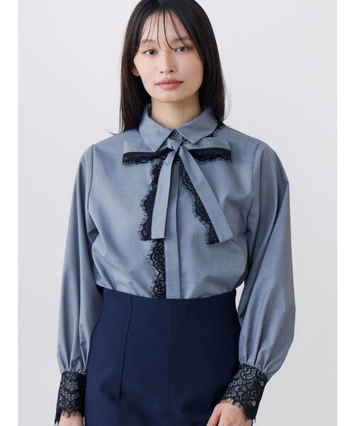TONAL(トーナル)の「レーストリムボウタイシャツ(シャツ/ブラウス・レディース・ネイビー/オフホワイト/グレー・MEDIUM)」の12枚目の写真