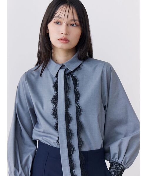 TONAL(トーナル)の「レーストリムボウタイシャツ(シャツ/ブラウス・レディース・ネイビー/オフホワイト/グレー・MEDIUM)」の16枚目の写真