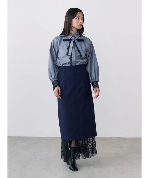 TONAL(トーナル)の「レーストリムボウタイシャツ(シャツ/ブラウス・レディース・ネイビー/オフホワイト/グレー・MEDIUM)」の18枚目の写真