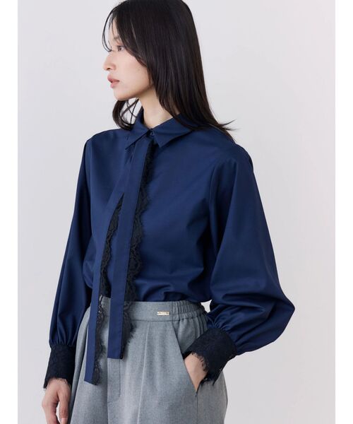 TONAL(トーナル)の「レーストリムボウタイシャツ(シャツ/ブラウス・レディース・ネイビー/オフホワイト/グレー・MEDIUM)」の22枚目の写真