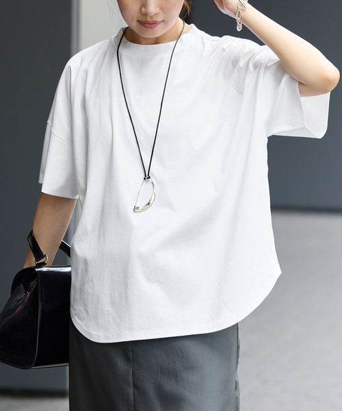IENA（イエナ）の「ボトルネック ラウンドTシャツ（Tシャツ/カットソー・レディース・ブラック/ホワイト/チャコールグレー・FREE）」の2枚目の写真