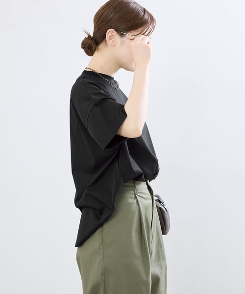 IENA（イエナ）の「ボトルネック ラウンドTシャツ（Tシャツ/カットソー・レディース・ブラック/ホワイト/チャコールグレー・FREE）」の10枚目の写真