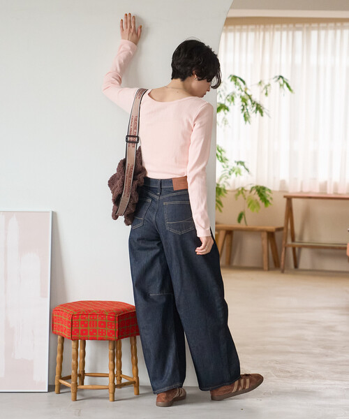 FREAK'S STORE(フリークスストア)の「FRUIT OF THE LOOM×FREAK'S STORE/フルーツオブザルーム 別注 アイレットフライス ヘンリーネックロンT(Tシャツ/カットソー・レディース・オフホワイト/ピンク/ライトグレー/ブラック・フリ-)」の7枚目の写真