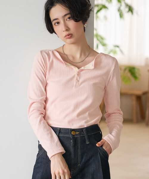 FREAK'S STORE(フリークスストア)の「FRUIT OF THE LOOM×FREAK'S STORE/フルーツオブザルーム 別注 アイレットフライス ヘンリーネックロンT(Tシャツ/カットソー・レディース・オフホワイト/ピンク/ライトグレー/ブラック・フリ-)」の17枚目の写真