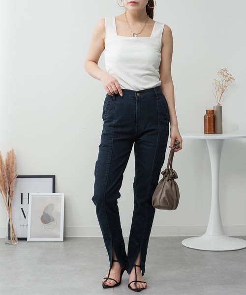 ElegChic(エレグシック)の「カップ付きスクエアーネックタンクトップ(タンクトップ・レディース・オフホワイト/カーキ/ネイビー/チャコールグレー/ブラック/杢グレー/グレイッシュベージュ・XXL/XL/L/M/4L)」の3枚目の写真