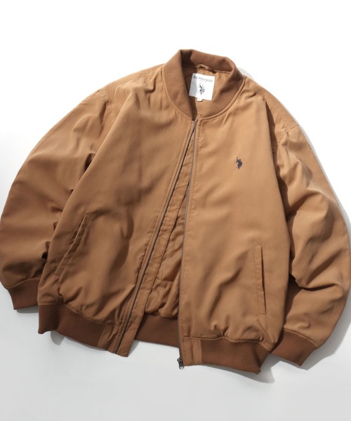 U.S. POLO ASSN.(ユーエスポロアッスン)の「U.S. POLO ASSN./ユーエスポロアッスン Batting Rib Blouson/オーバーサイズ 中綿 ファイバーダウン ショート丈 リブブルゾン/MA-1ジャケット/レディース メンズ(ブルゾン・メンズ・ライトブラウン/ブラック/カーキ・M/L/LL)」の2枚目の写真