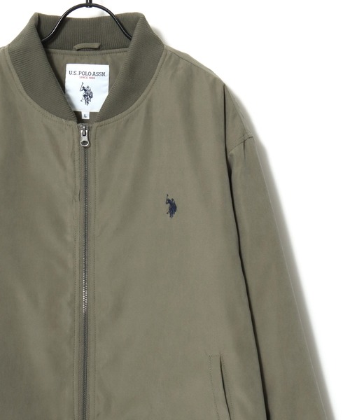 U.S. POLO ASSN.(ユーエスポロアッスン)の「U.S. POLO ASSN./ユーエスポロアッスン Batting Rib Blouson/オーバーサイズ 中綿 ファイバーダウン ショート丈 リブブルゾン/MA-1ジャケット/レディース メンズ(ブルゾン・メンズ・ライトブラウン/ブラック/カーキ・M/L/LL)」の6枚目の写真